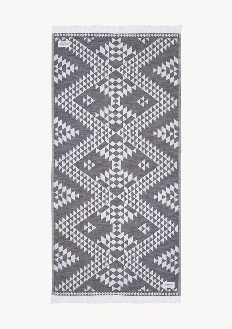 Zipolite jacquard beach towel black / Pre-order