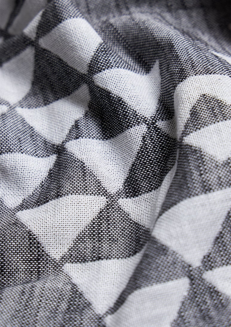Zipolite jacquard beach towel black / Pre-order