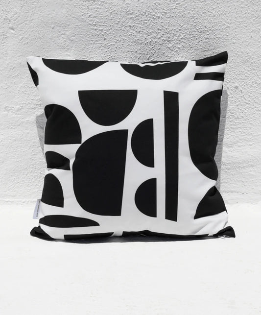 Delos black / PRE-ORDER