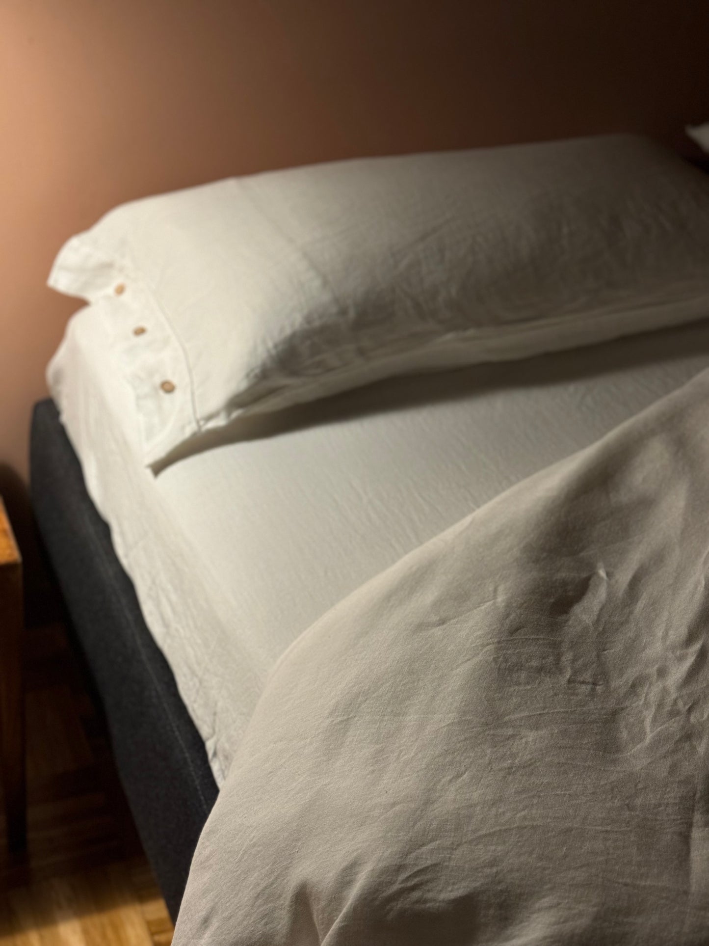 Sofia linen fitted sheet