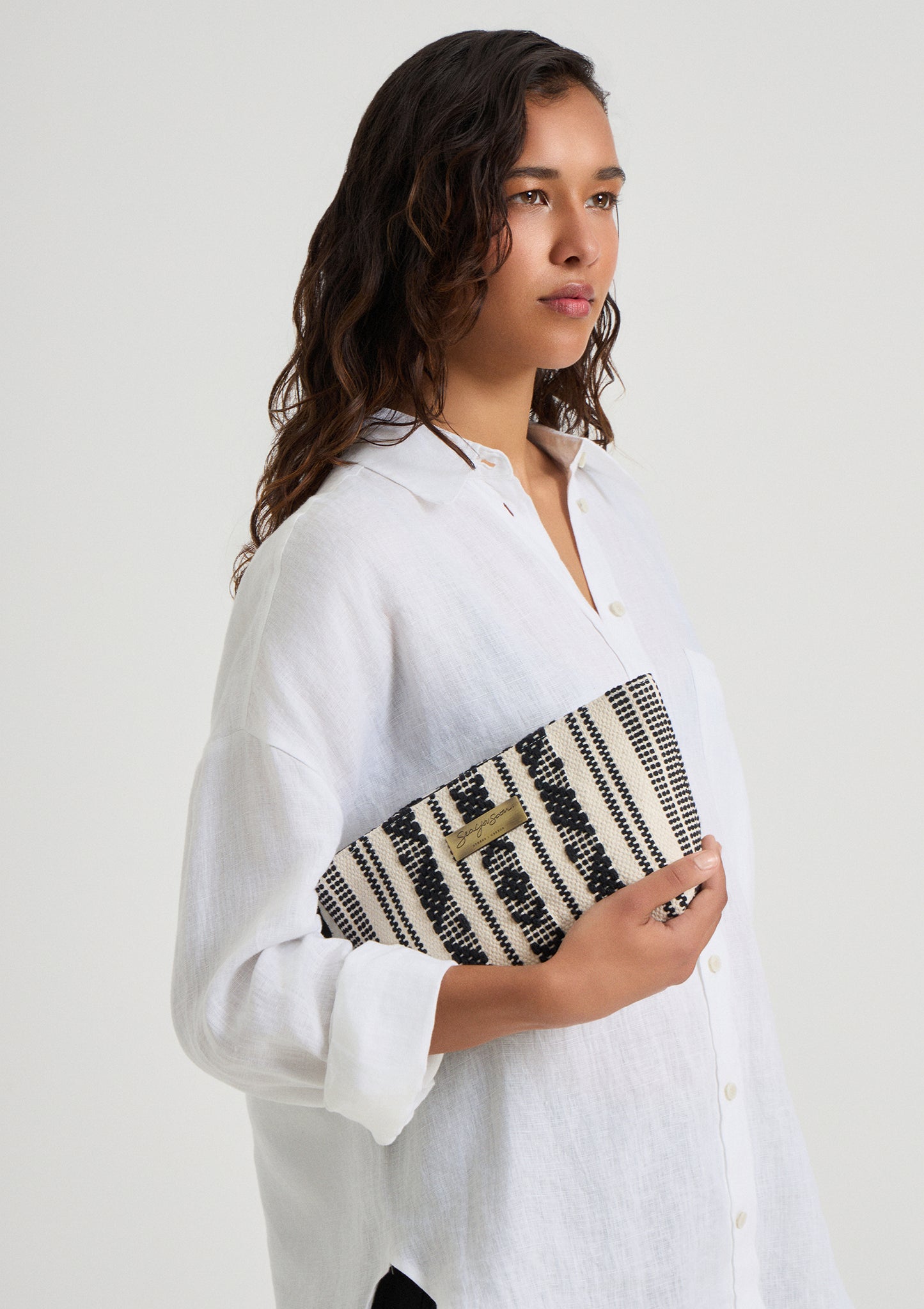 Velassaru mini clutch bag black/ Pre-order